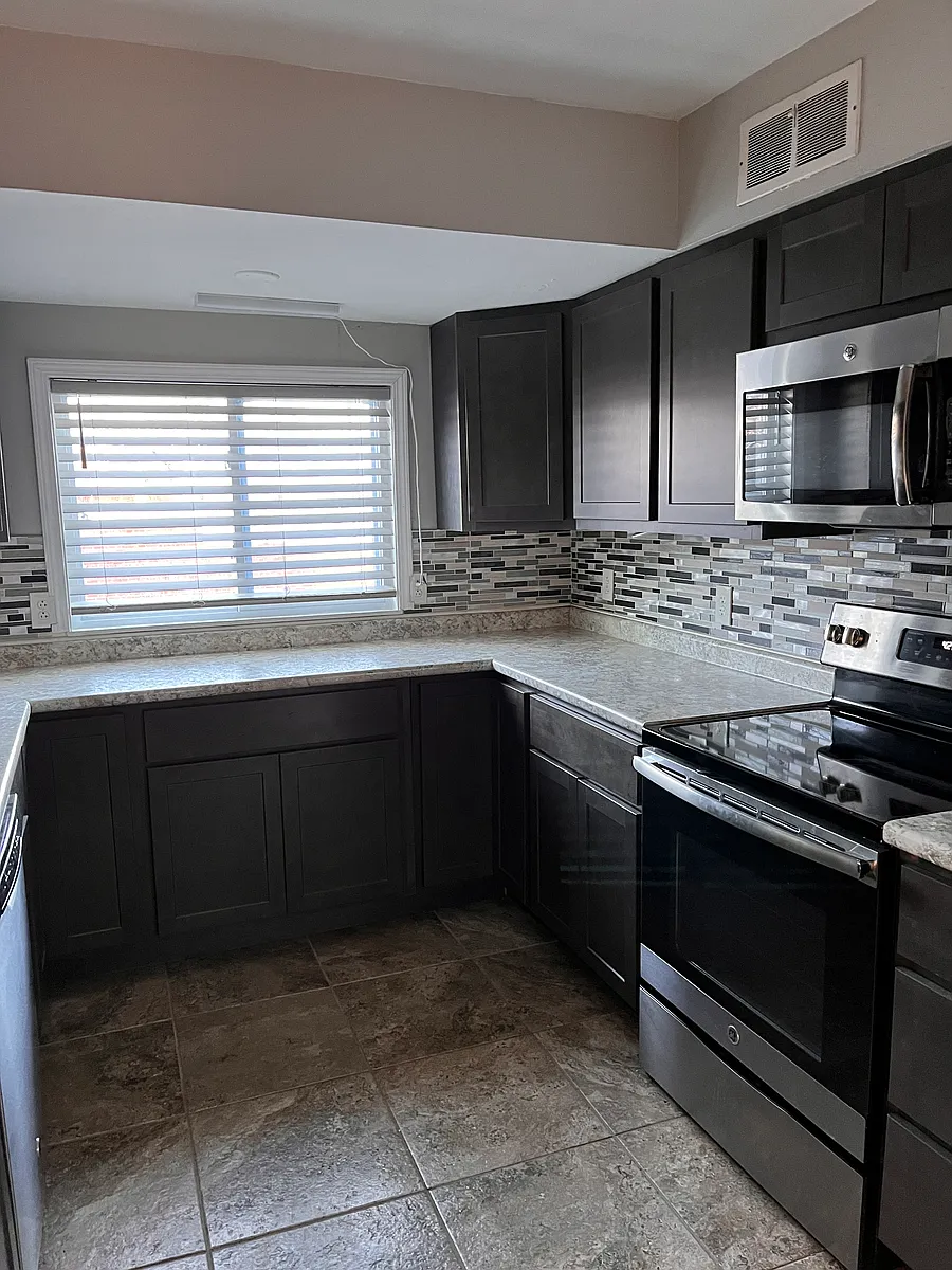 Building Photo - 7445 Saleen Ct