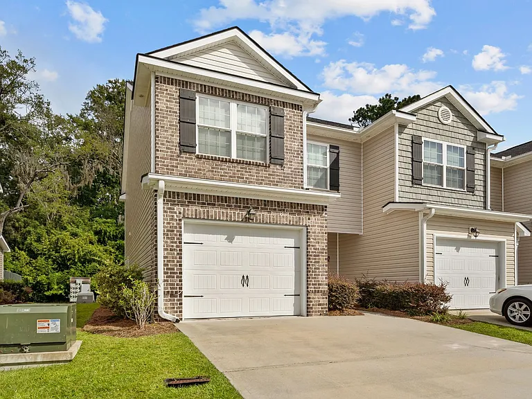 147 Ainsdale Dr — Photo 3