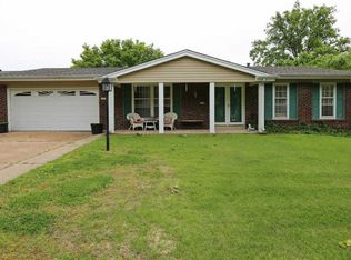 7518 Georgetown Dr, Hazelwood, MO 63042