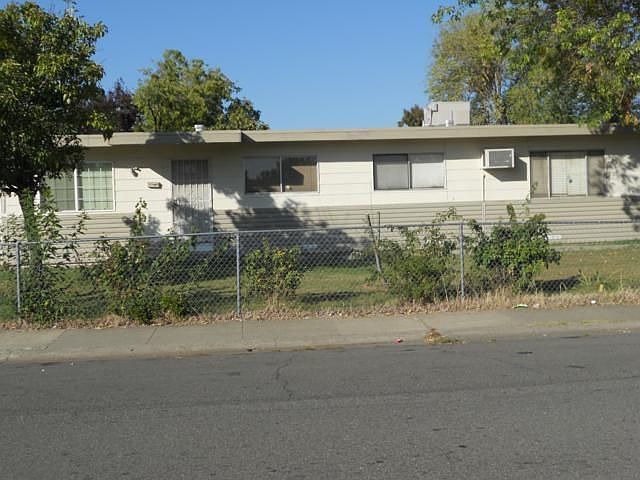 2nd image of 2381 Craig Ave