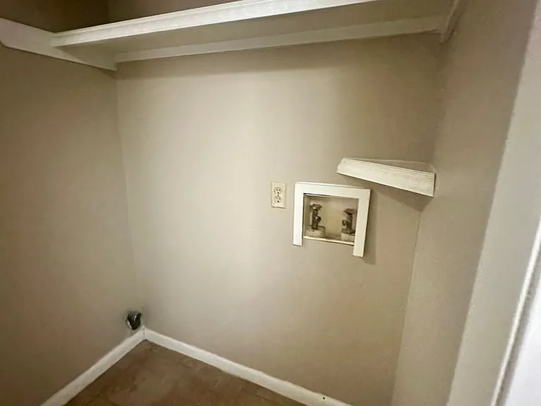 214 Lanier Dr — Photo 7