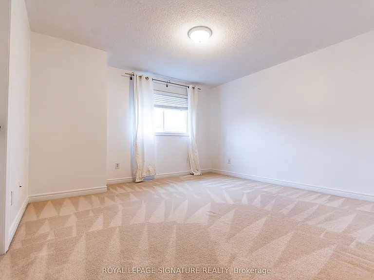 3082 Cabano Cres — Photo 23
