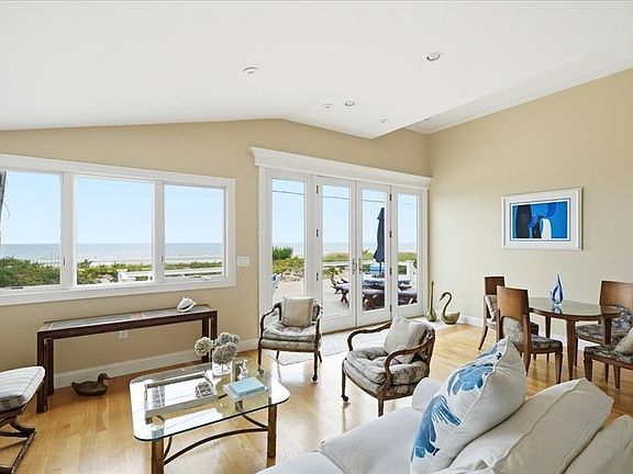4th image of 163 Beach Ave