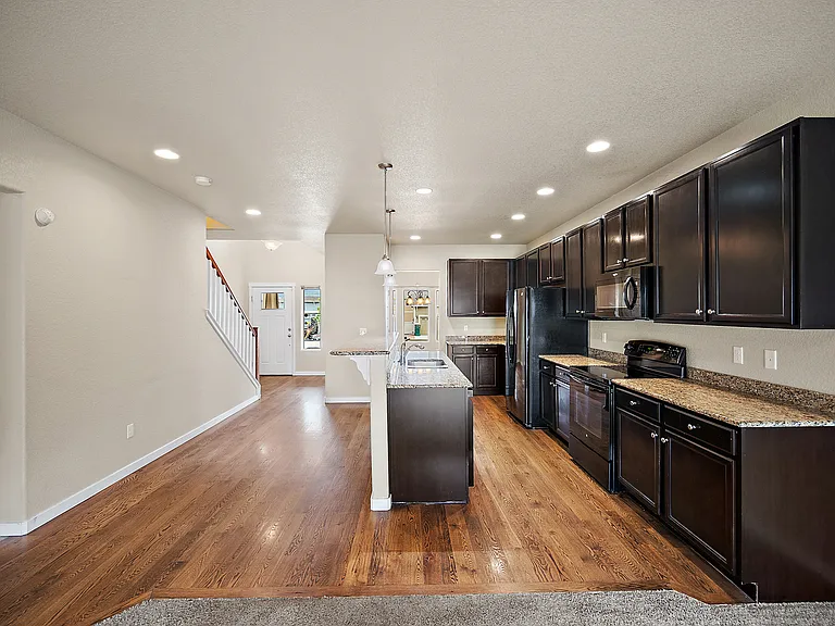 1321 Alveston St — Photo 16