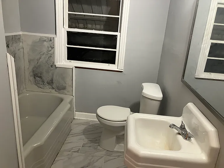 2123 Browns Mill Rd SE — Photo 16