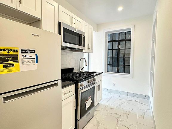3rd image of 233 W 4th St #99
