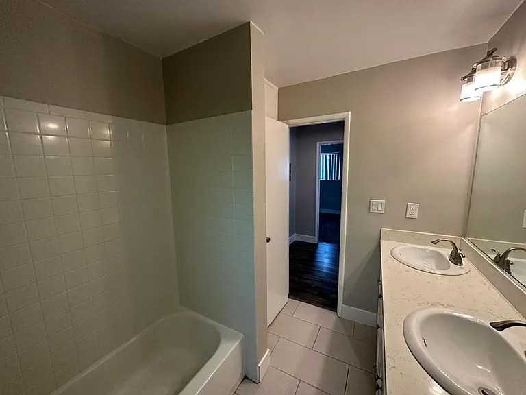 Stillman Apartments — Photo 20