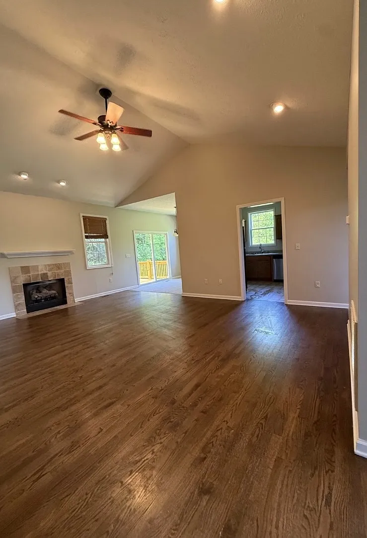 Building Photo - 379 High Ridge Dr