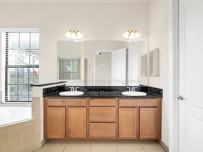 10466 Stapeley Dr — Photo 9