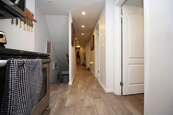 Rented by Nooklyn NYC LLC | media 18