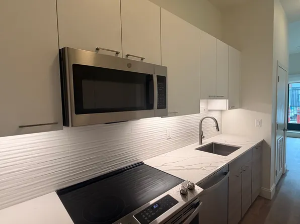 1077 Commonwealth Ave #209DF, Boston, MA 02215