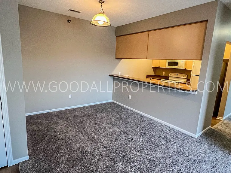 1207 NE 5th Ln #C11 — Photo 3