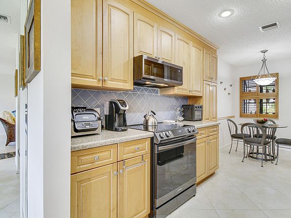 3rd image of 5419 Firenze Drive #E