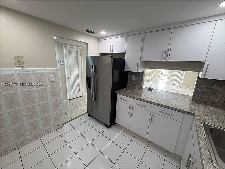16740 NE 9th Ave #303 — Photo 4
