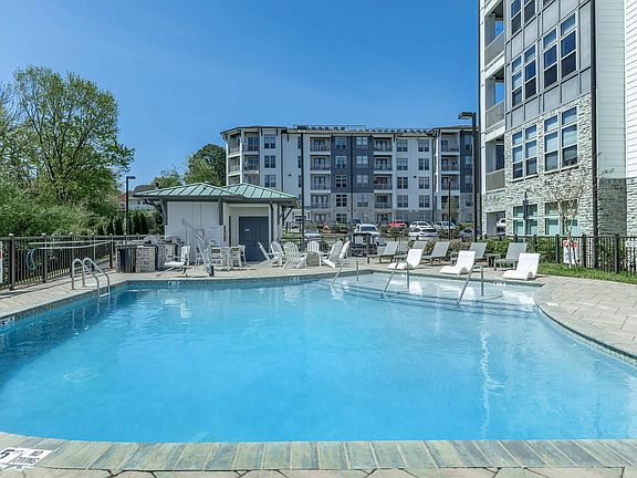 4th image of 2401 Lakeshore Dr APT 233