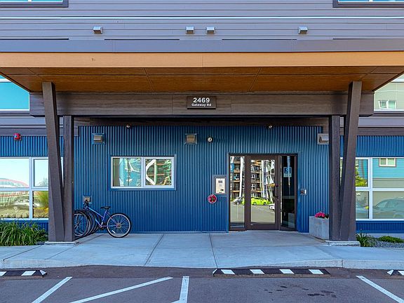 4th image of 2469 Gateway Rd #217