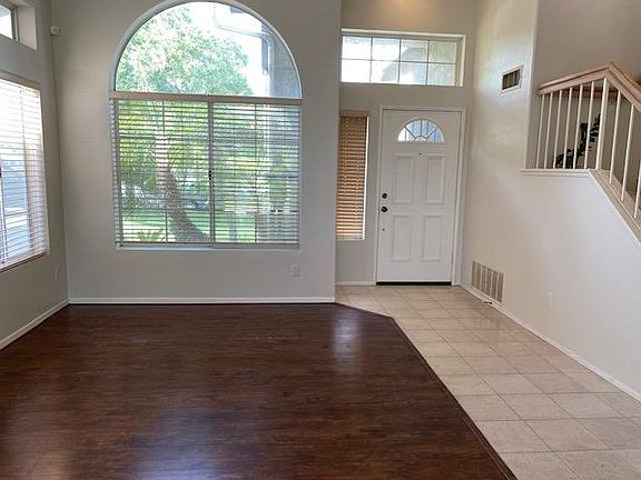 4th image of 35172 Willow Springs Dr