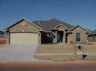 1709 NE 34th St, Moore, OK 73160