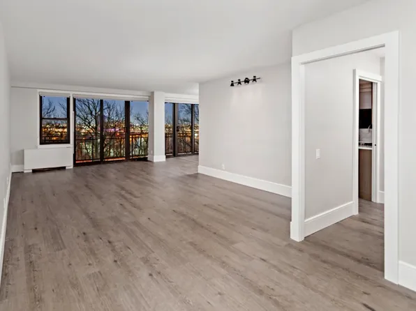 2400 Hudson Terrace image 8 of 31