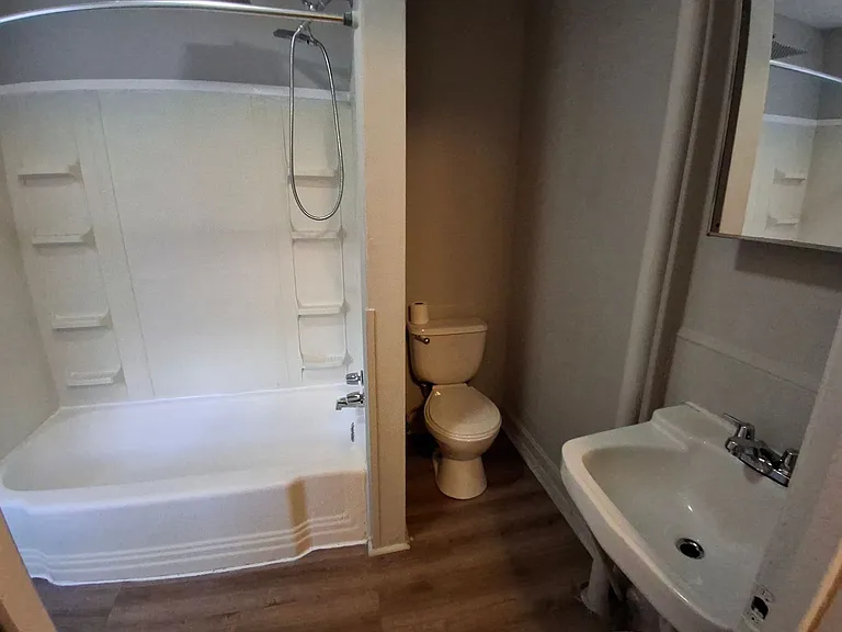 221 S Pine Street — Photo 17