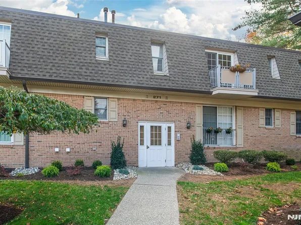 271 Collignon Way APT 8B, River Vale, NJ 07675