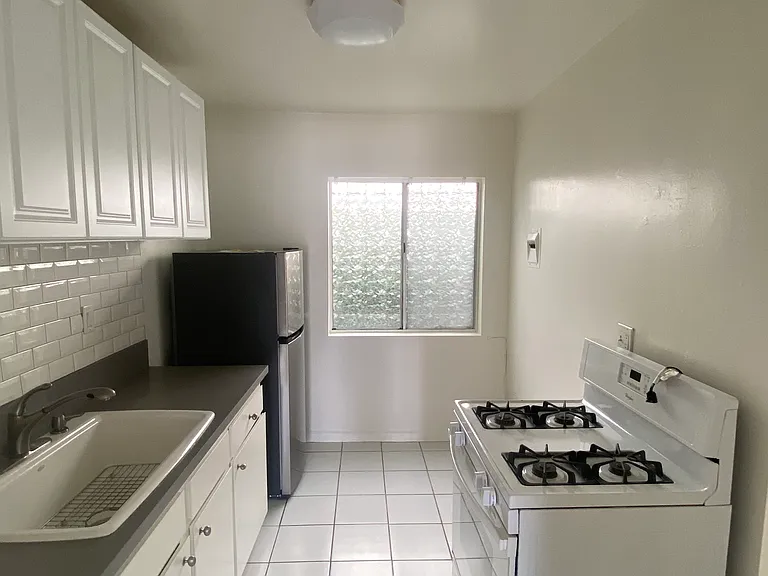 3048 Livonia Ave #5 — Photo 3