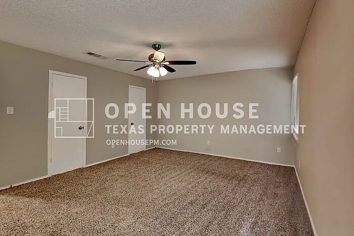 4819 Butterfield Rd — Photo 9