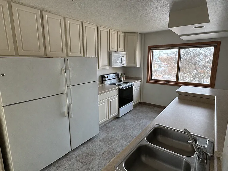 505 N Carroll St — Photo 28
