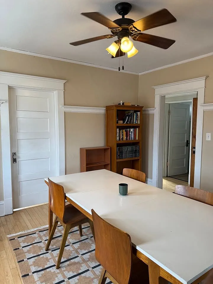4 bed, 3500 sqft, $700 — Photo 3