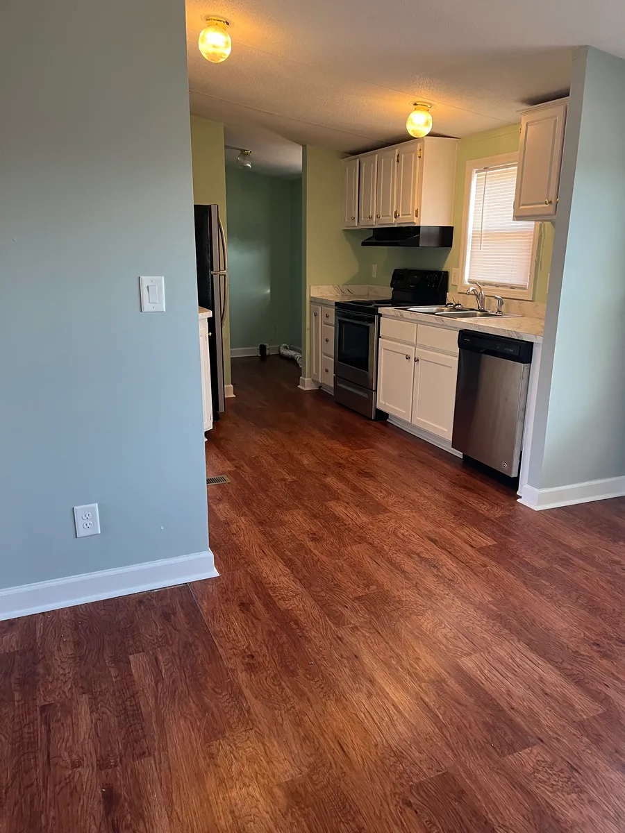 Kitchen - 100 Long Leaf Ct