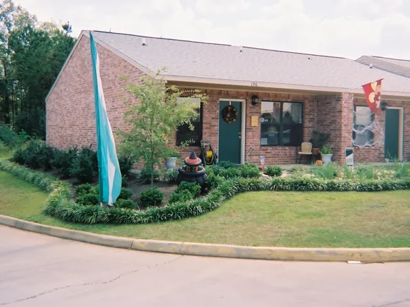 Country Manor Apartments