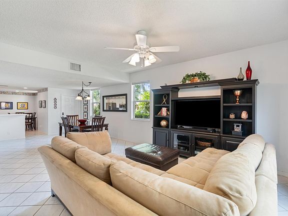4th image of 1375 Barcelona Way #1-26