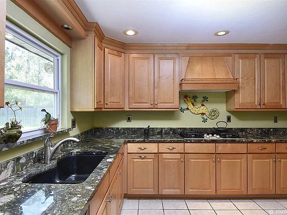 5th image of 4508 NW 44th Pl
