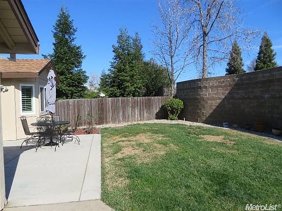 3rd image of 1318 Providence Way
