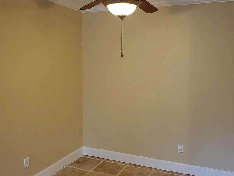 182 Eastridge Dr — Photo 3
