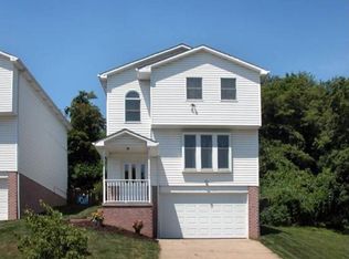 710 Poplar Ct, Houston, PA
