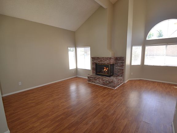 3rd image of 2667 Annapolis Cir