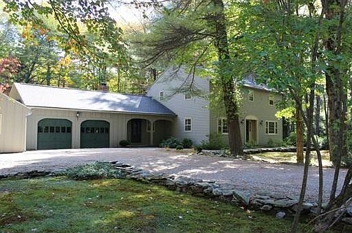 3rd image of 31 Stetson Dr