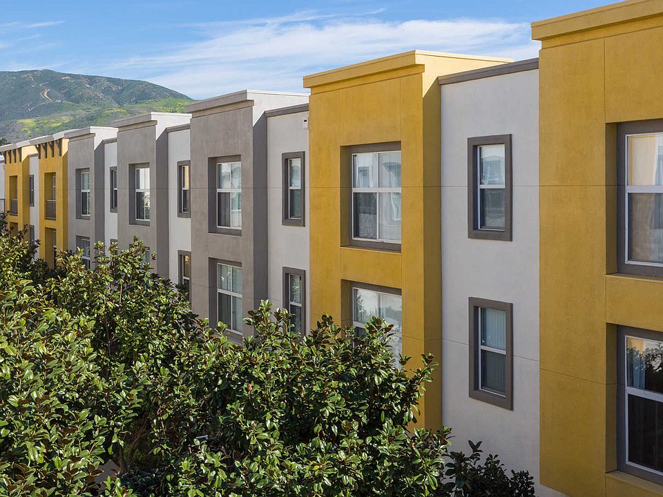 South City Station Apartments