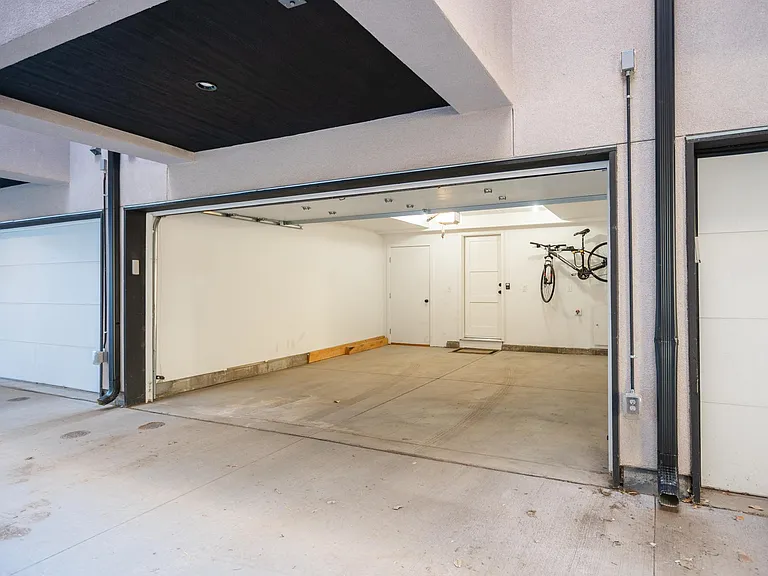 1262 N Yates St #4 — Photo 34