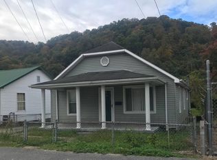 237 Parkway Dr, Williamson, WV 25661