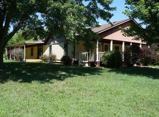 203 S 1st St, Carbondale, KS 66414
