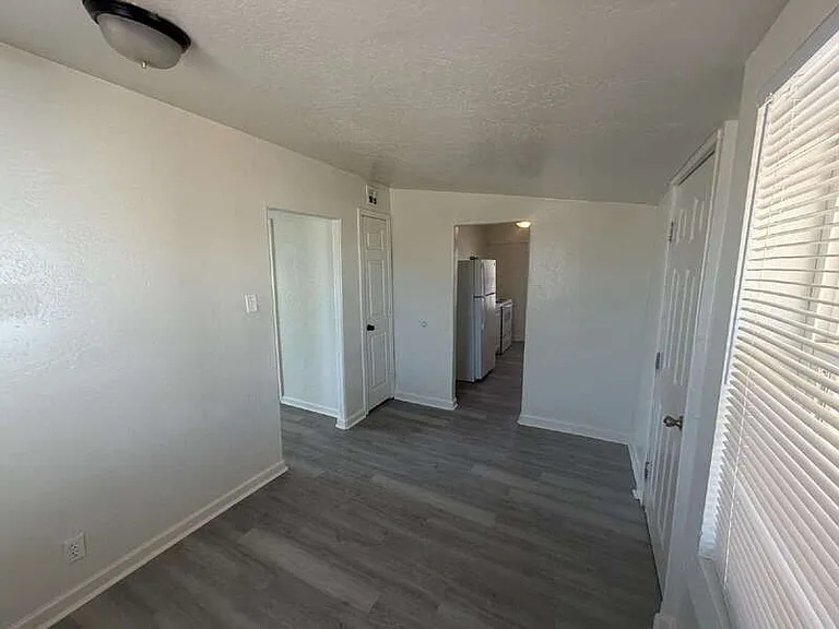 1010 N Park Ave — Photo 8