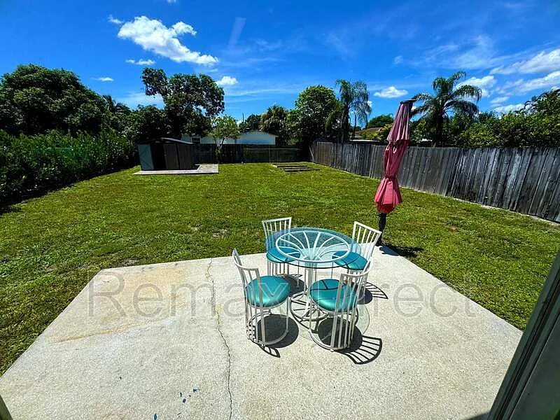 4 bed, 2.0 bath, $2,850 — Photo 2