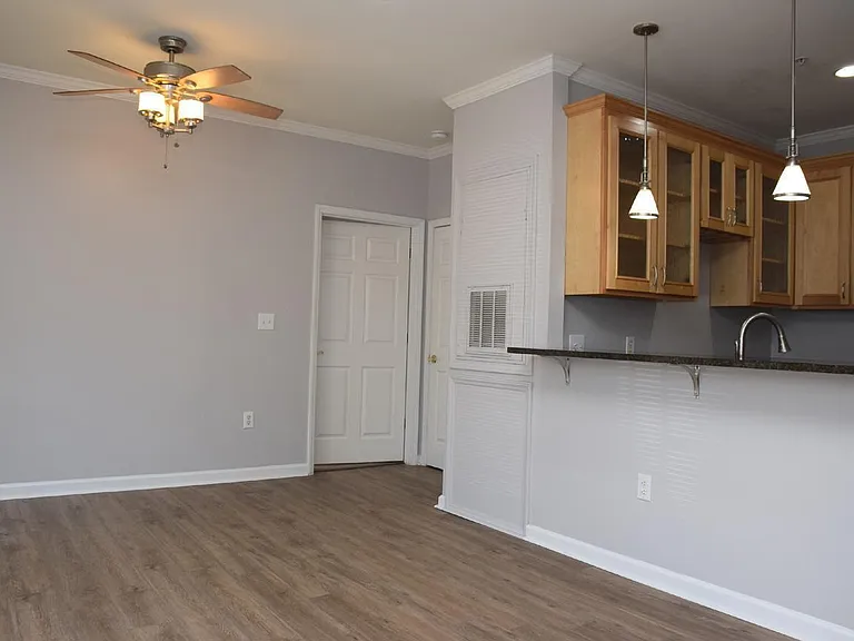 720 N Person St #103 — Photo 3