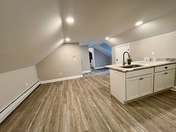 5th image of 17 Lawrence St #3