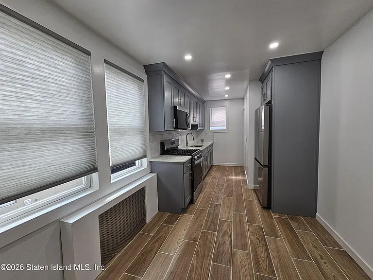 270 Saint John Ave — Photo 6