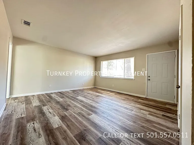 5913 Lyndell Dr — Photo 7