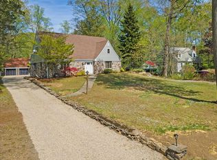 41 Cedarhurst Ln, Milford, CT 06461