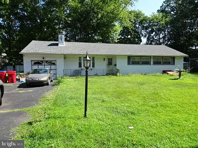 439 Juniper St photo 1